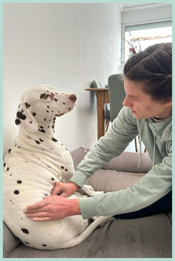 Le massage canin pour améliorer la qualité de vie et le bien-être de ton chien avec Estelle Devilers, masseur canin professionnel